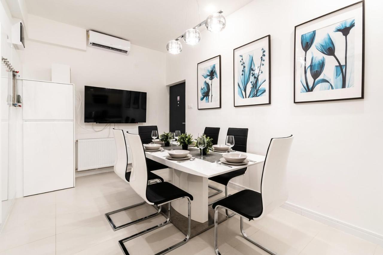 בודפשט Quiet Very Central & Stylish Apt מראה חיצוני תמונה
