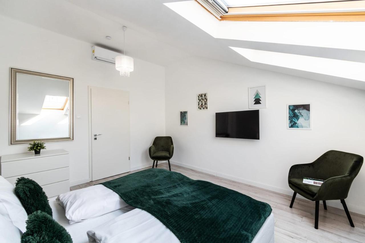 בודפשט Quiet Very Central & Stylish Apt מראה חיצוני תמונה