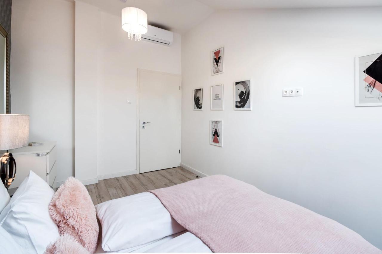 בודפשט Quiet Very Central & Stylish Apt מראה חיצוני תמונה