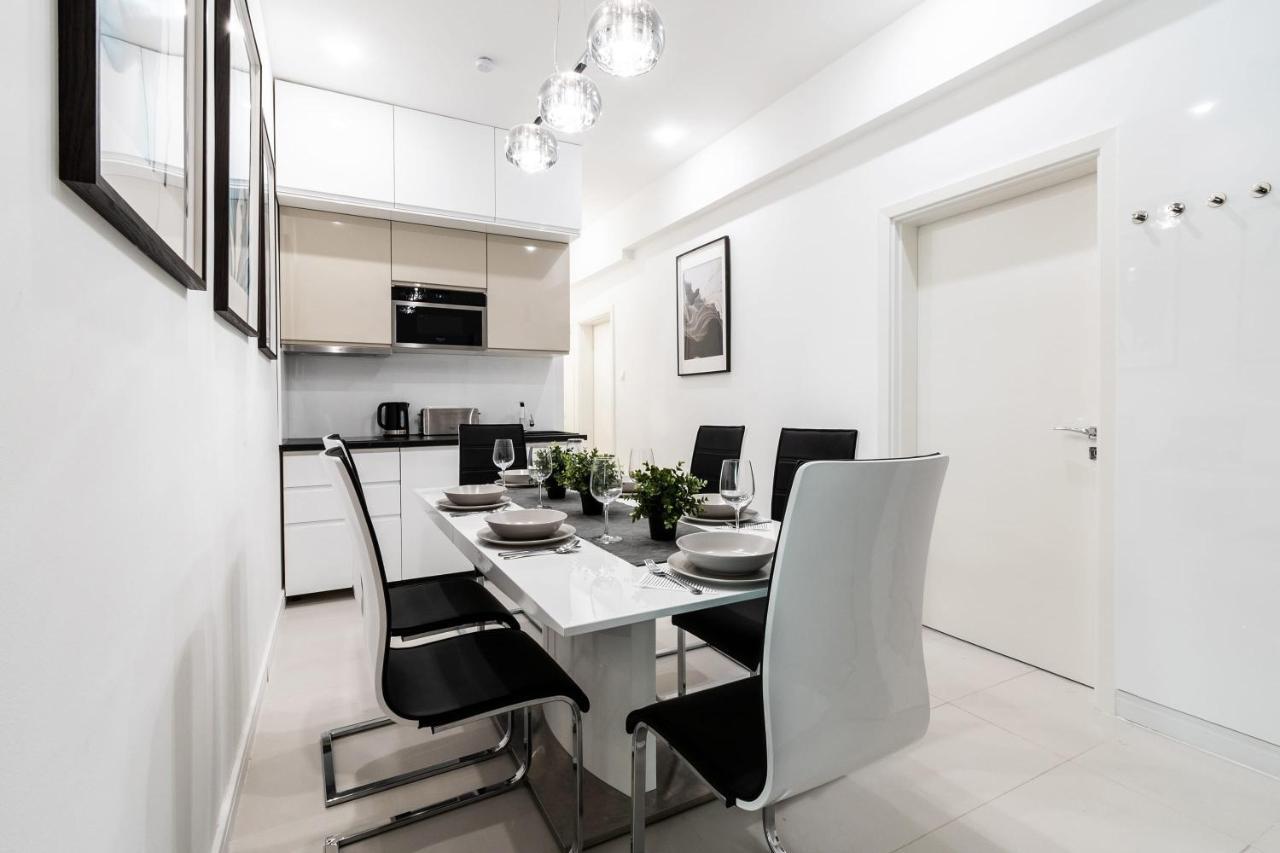 בודפשט Quiet Very Central & Stylish Apt מראה חיצוני תמונה