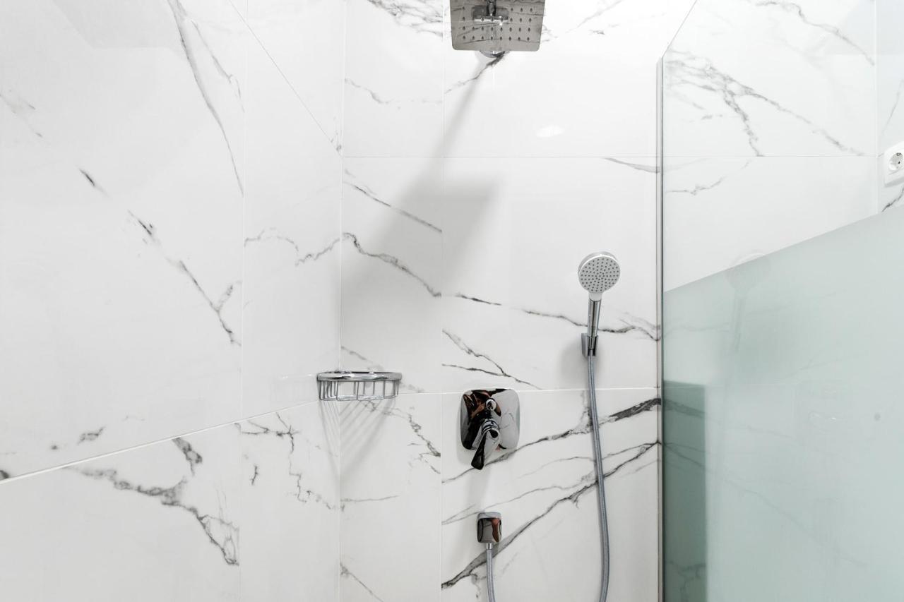 בודפשט Quiet Very Central & Stylish Apt מראה חיצוני תמונה