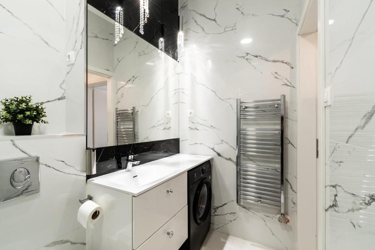 בודפשט Quiet Very Central & Stylish Apt מראה חיצוני תמונה