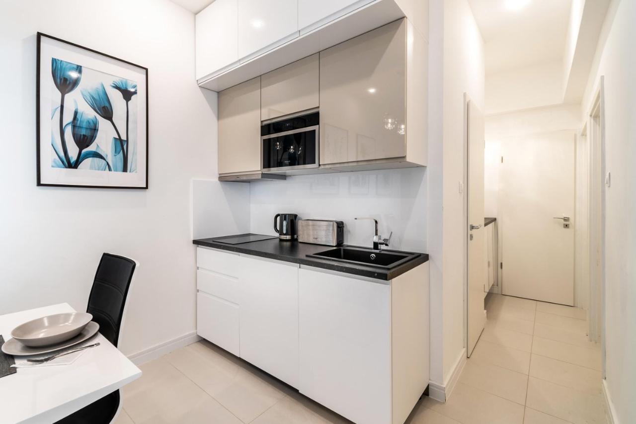 בודפשט Quiet Very Central & Stylish Apt מראה חיצוני תמונה