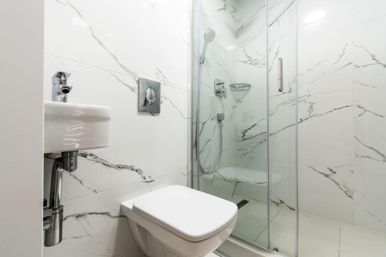 בודפשט Quiet Very Central & Stylish Apt מראה חיצוני תמונה
