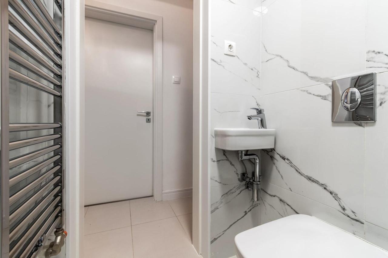 בודפשט Quiet Very Central & Stylish Apt מראה חיצוני תמונה